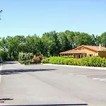 2025 Reno 2-bed Escape W Pool Min To Golfcources